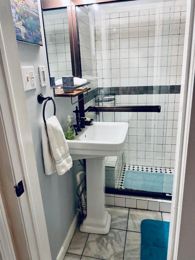 شقة Boho-Chic Travel Pad - Unit 2 بلومنقتون المظهر الخارجي الصورة