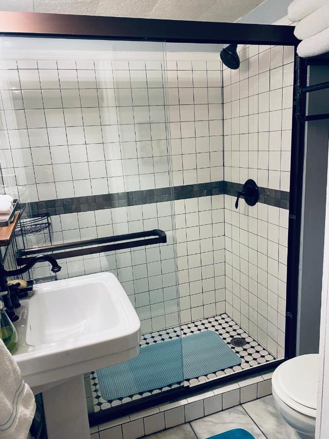 شقة Boho-Chic Travel Pad - Unit 2 بلومنقتون المظهر الخارجي الصورة